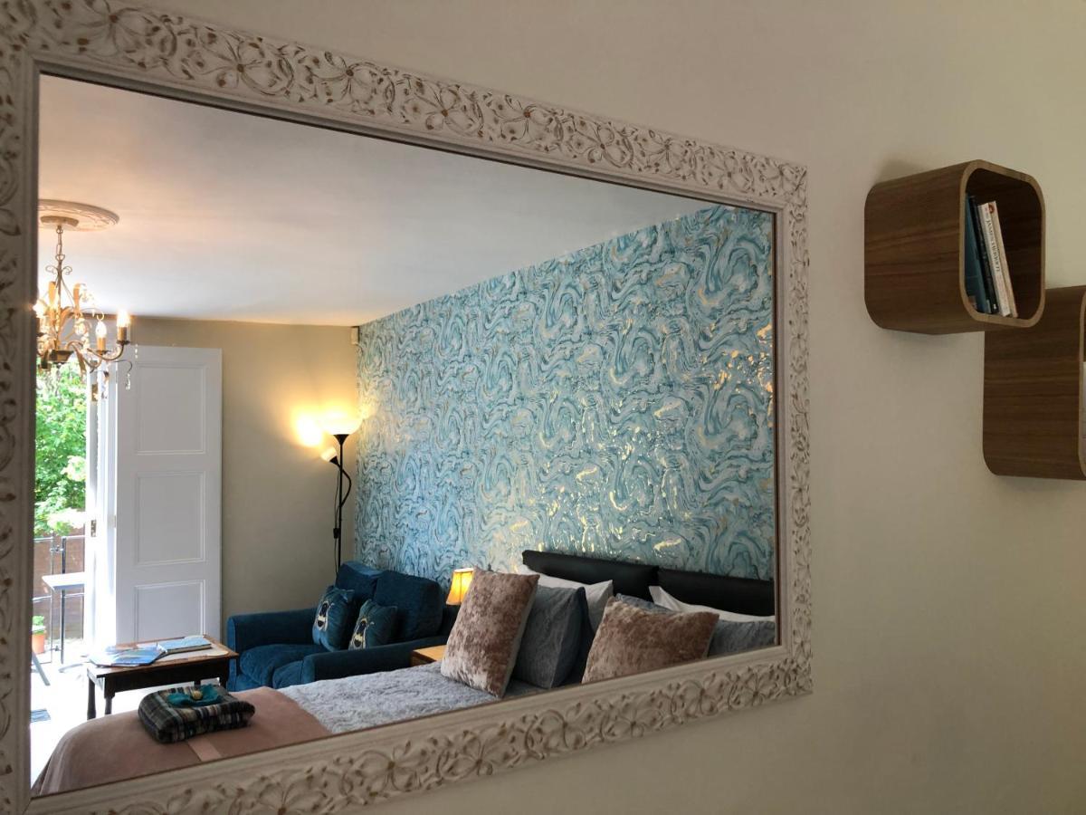 Little Treasure With Up To 25 Percent Off Ferry Shanklin Exterior foto